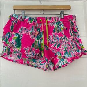 EUC LILLY PULITZER LUXLETIC SHORTS SIZE LARGE